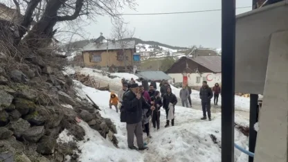 Yaşlılar anlattı, gençler oynadı: Asırlık saya oyunu yeniden sahnelendi