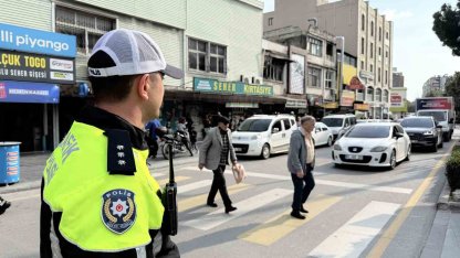 Yayalara yol vermeyen sürücülere ceza kesildi