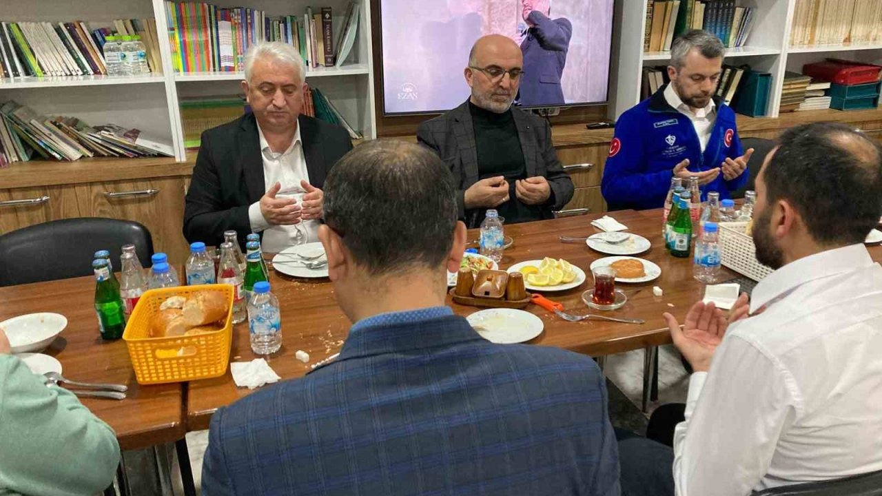 Yetim çocuklara yönelik iftar programı düzenlendi