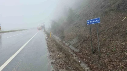 Yoğun sis Bolu Dağı’nı kapladı