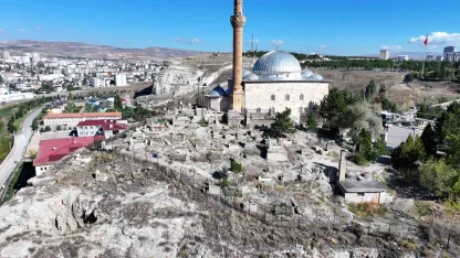 Yukarı Tekke kayalıkları ıslah ediliyor