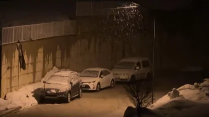 Yüksekova’da kar yağışı etkili oluyor