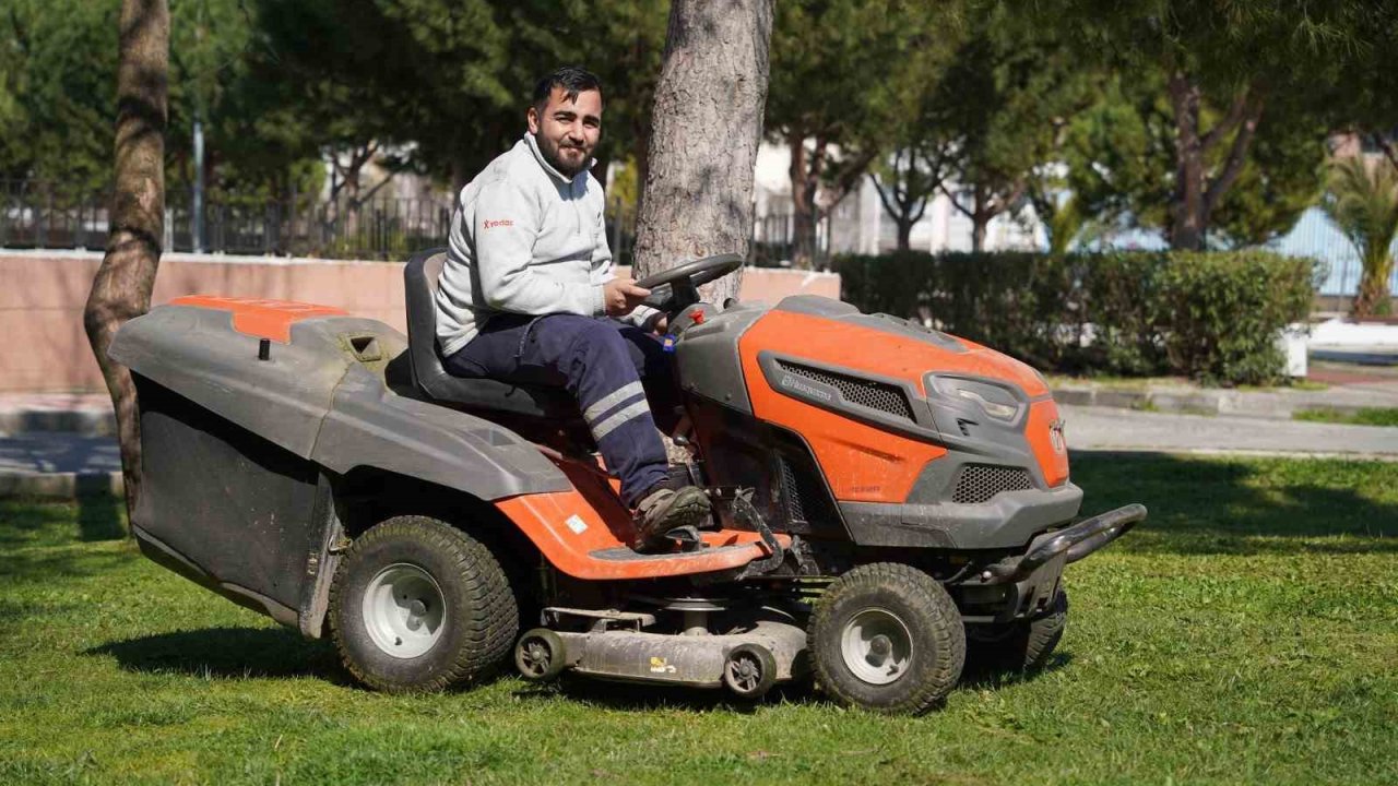 Yunusemre’den parklara bahar temizliği