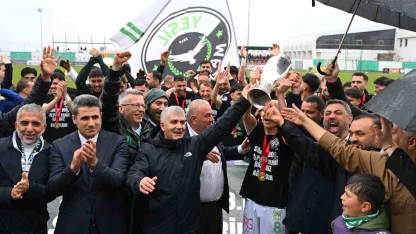 12 Bingölspor kupayı evinde kaldırıldı