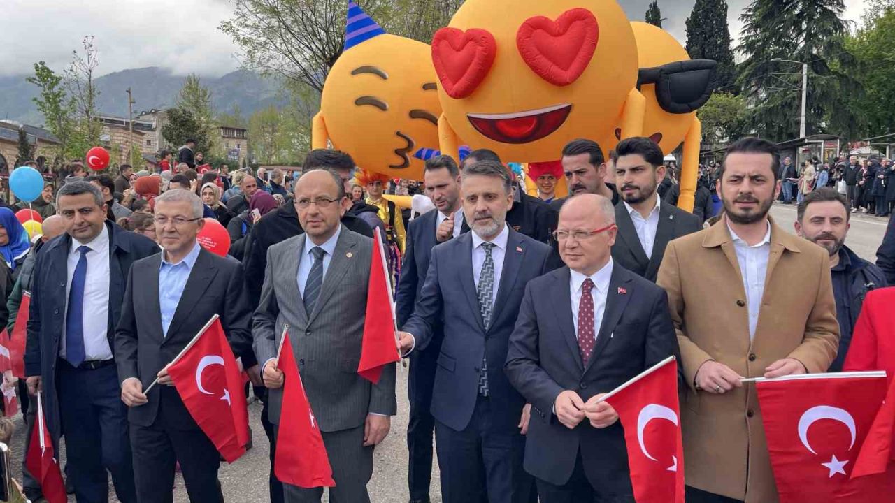 23 Nisan korteji renkli görüntülere sahne oldu