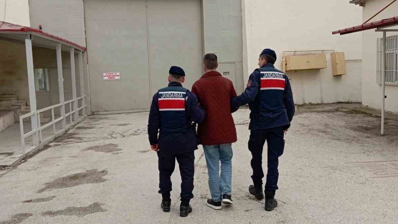 3 farklı suçtan 8 yıl 5 ay hapis cezası bulunan şahıs yakalandı