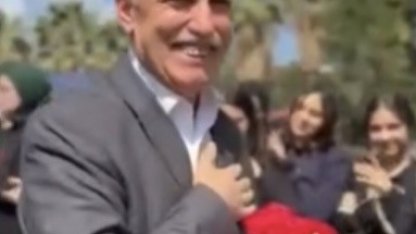 40 yıllık Arapça öğretmeni ilahilerle emekliliğe uğurlandı