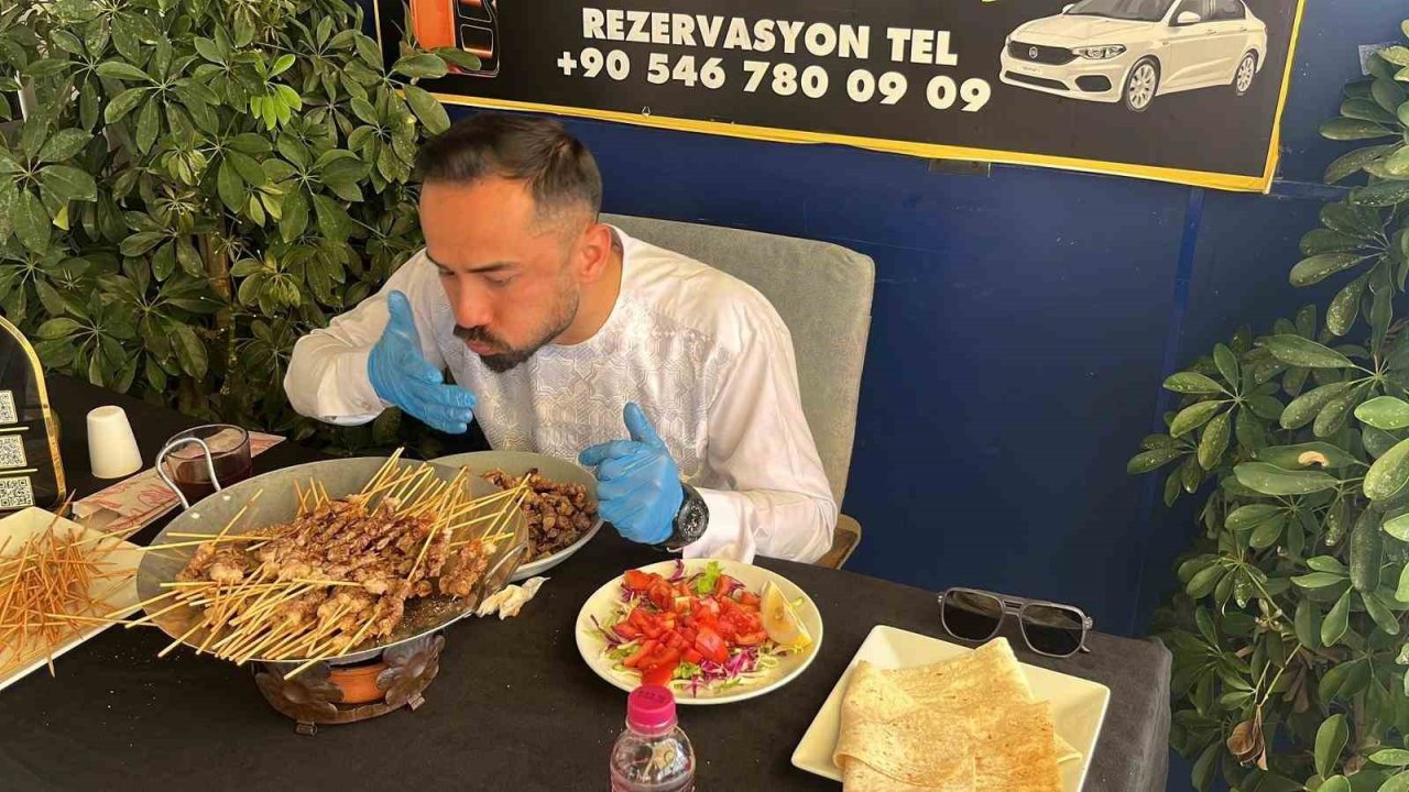 63 kilogram olarak başladığı ve 80 dakika süren yarışma sonunda 70 kilograma çıktı