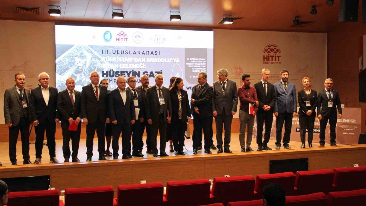 7 farklı ülkeden katılımcıların katkı sunacağı Uluslararası Türkistan’dan Anadolu’ya İrfan Geleneği: Hüseyin Gazi Sempozyumu başladı