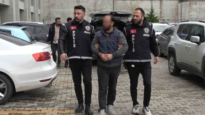Ablaları ve erkek arkadaşını hastanede bıçaklayan 3 kardeş adliyeye sevk edildi