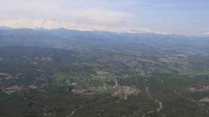 Adana’da bir yanda kar, bir yanda bahar