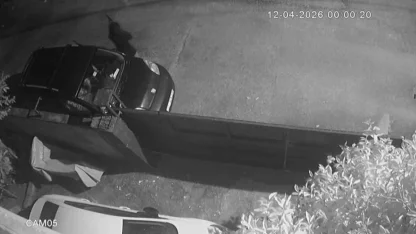 Adana’da kasklı saldırgan dehşeti: Eve tüfekle kurşun yağdırdı