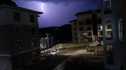 Adıyaman’da şimşekler geceyi aydınlattı