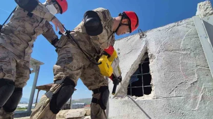 AFAD’dan jandarma komandolara arama ve kurtarma eğitimi