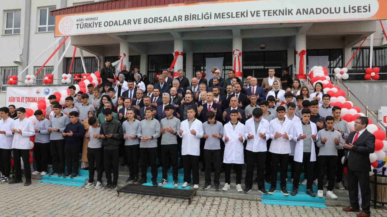 Ağrı’da TOBB Mesleki ve Teknik Anadolu Lisesi açıldı
