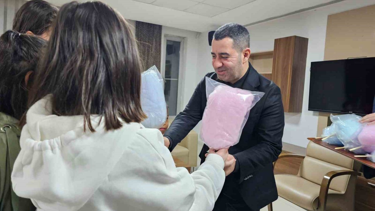 AK Parti Gaziantep Milletvekili Bünyamin Bozgeyik: "23 Nisan çocuklarımızın umudunun sembolüdür"