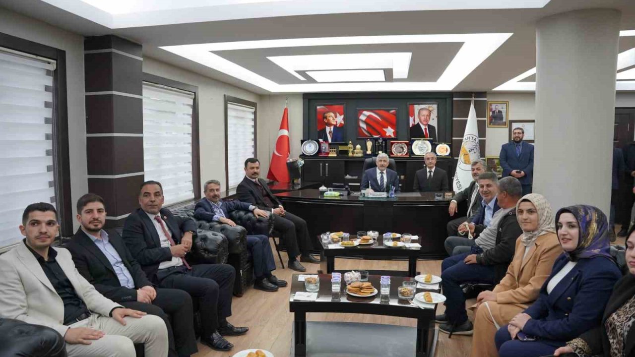 AK Parti heyeti Başkan Hallaç ile bir araya geldi