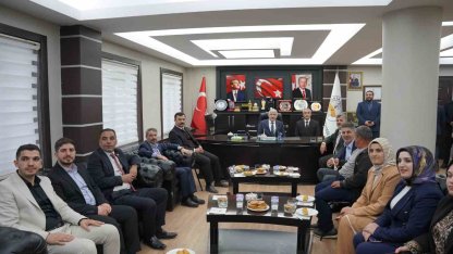AK Parti heyeti Başkan Hallaç ile bir araya geldi