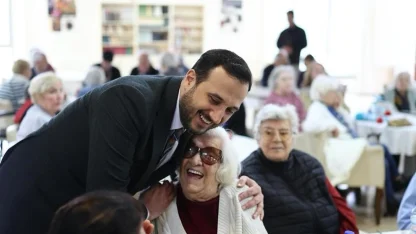 AK Parti İstanbul İl Başkanı Abdullah Özdemir’den huzurevinde duygulandıran buluşma