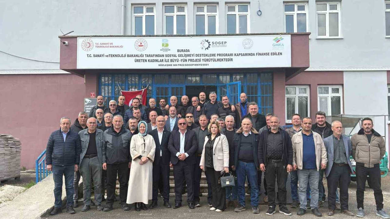 AK Parti Manyas ilçe teşkilatı muhtarlarla istişare toplantısı yaptı