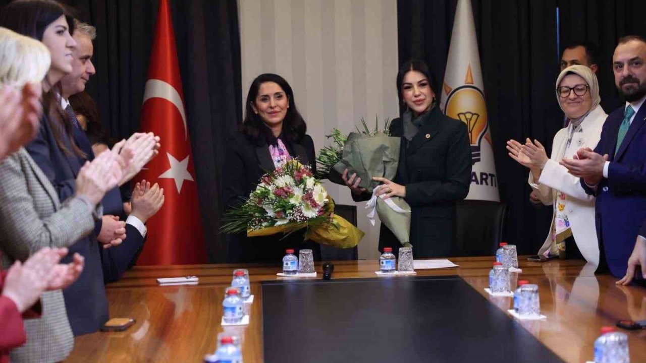 AK Parti’de devir teslim: Nilhan Ayan göreve başladı