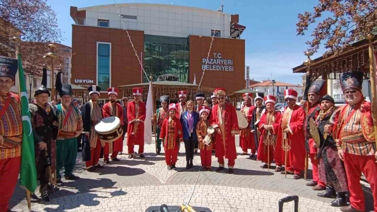 AK Parti’li belediyeden CHP’li vekillere mehterli gönderme