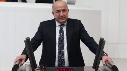 AK Partili Gider’den Özgür Özel’e: "Boş ver sen köprüyü bedava yapmayı. Belediye başkanına talimat ver, suyu bedava da yapmasın, en azından ucuzlatsın"