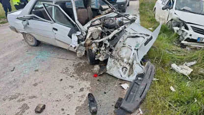 Aksaray’da 2 otomobil çarpıştı: 4 yaralı