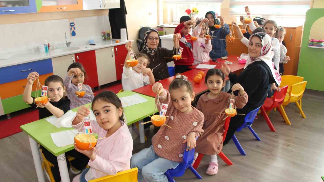 Ana sınıfında portakallar kuşlar için yemlik ve yuvaya dönüştü