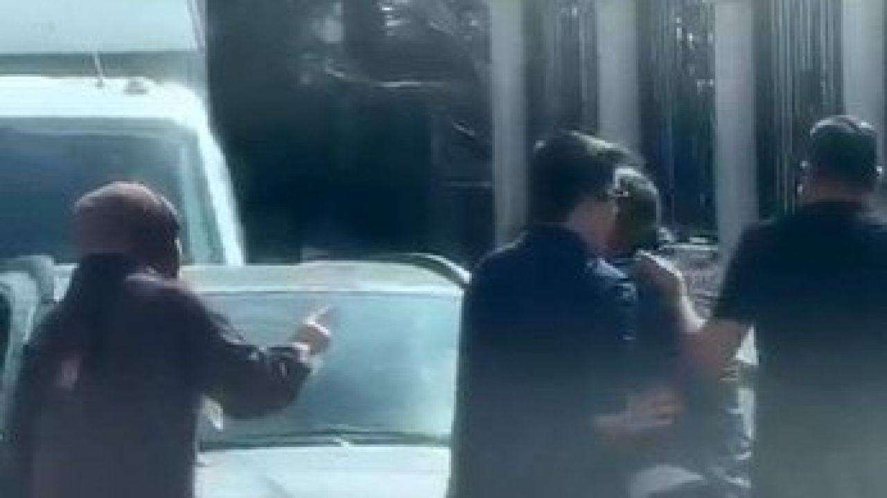 Ankara’da sürücüler arasındaki yol verme tartışması kamerada