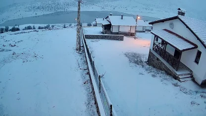 Ankara’da yüksek kesimler ve çevre ilçeler beyaza büründü