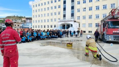 Antakya’da öğrencilere yangın eğitimi verildi