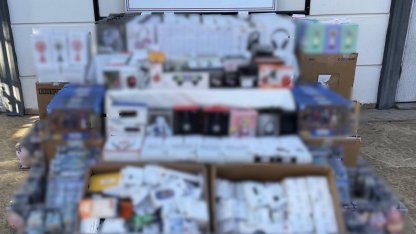 Antalya’da 3,5 milyon liralık kaçak elektronik eşya ve oyuncak ele geçirildi