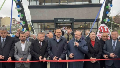 Arnavutköy’de 3 yeni eser hizmete açıldı, yaşam merkezinin temeli atıldı