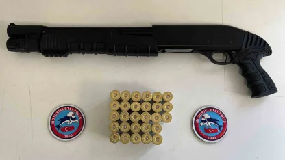 Arnavutköy’de ticari takside ruhsatsız silah yakalandı
