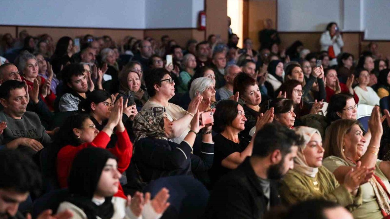 Aşık Veysel türküleri Aliağa’da yankılandı