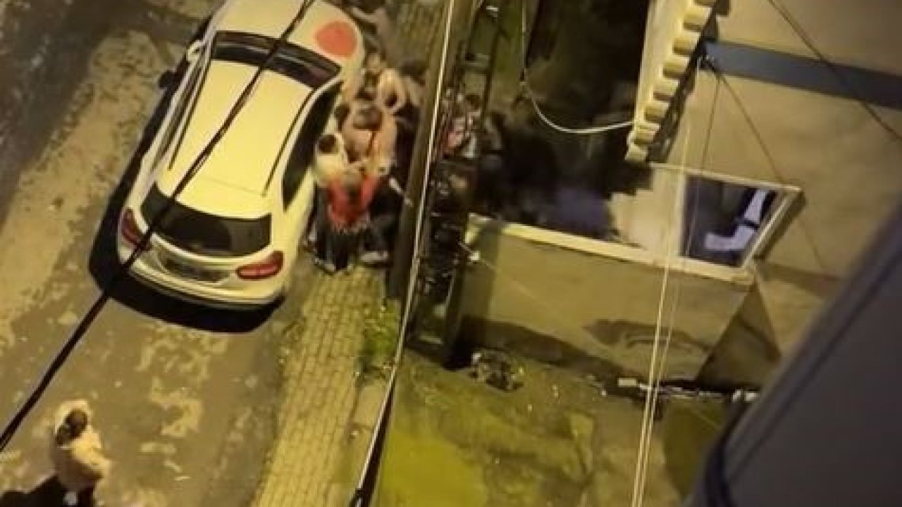 Avcılar’da komşuların yumruklu sopalı kavgası