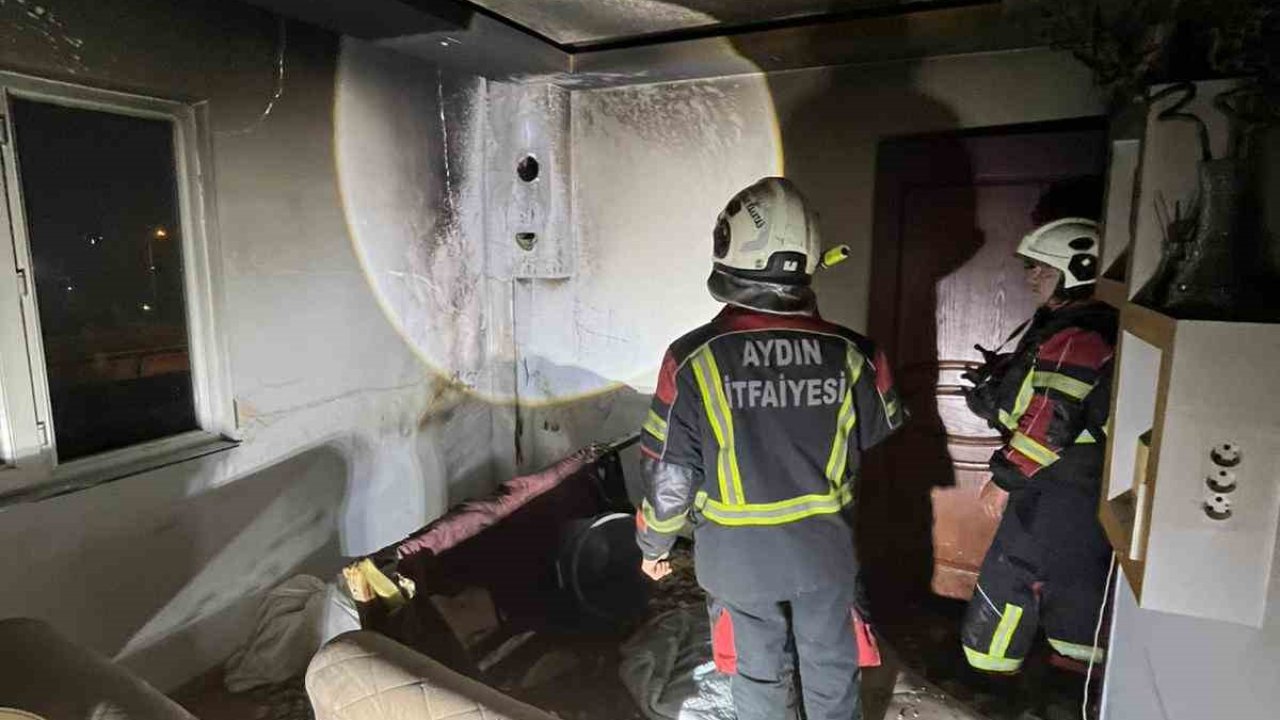 Aydın’da ev yangını: 2 kişi dumandan etkilendi