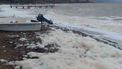 Ayvacık’ta deniz köpürdü