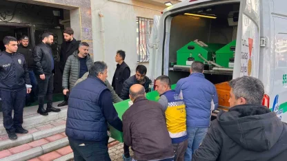 Babasını öldüren genç: "Üzerine atlayarak elimde bulunan bıçakla boğazını kestim"