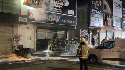 Bağcılar İSTOÇ’da iki katlı iş yerinde yangın