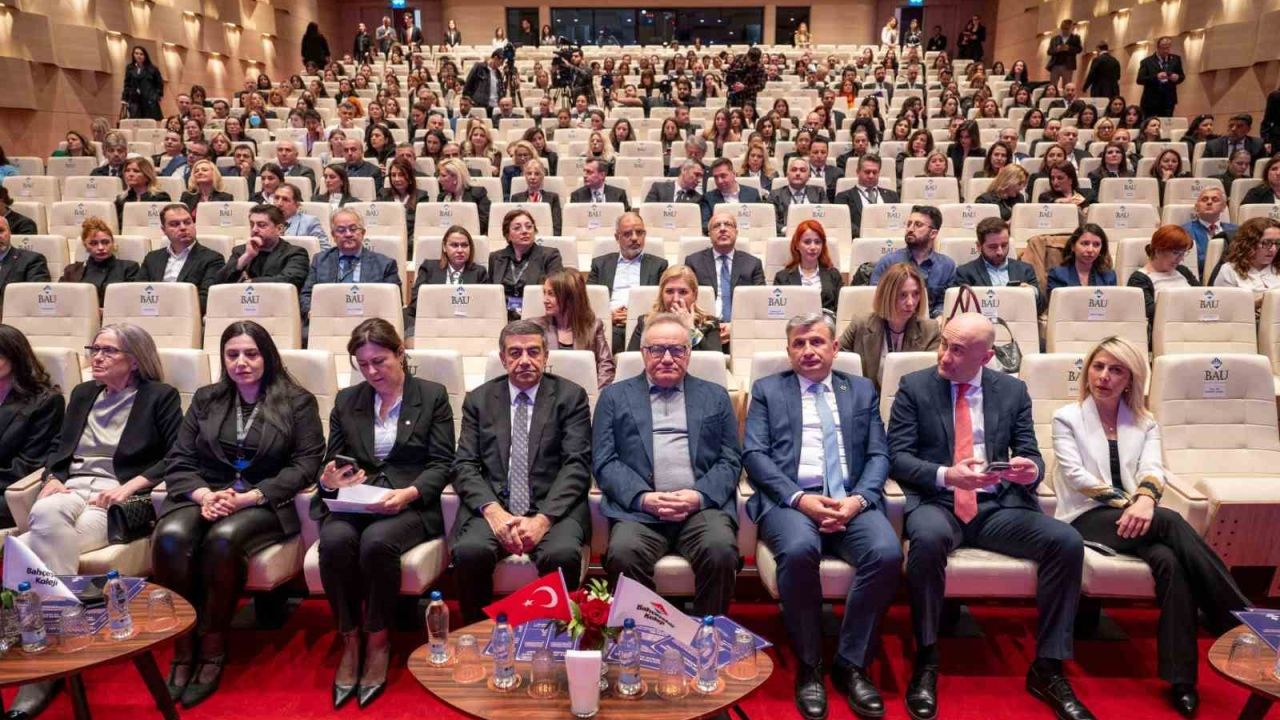 Bahçeşehir Koleji "Erken Çocuklukta Aile, Okul ve Değerler Sempozyumu" düzenledi