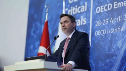 Bakan Bayraktar: ‘‘Türkiye’nin enerji dönüşümünün kalbinde kritik mineraller var’’