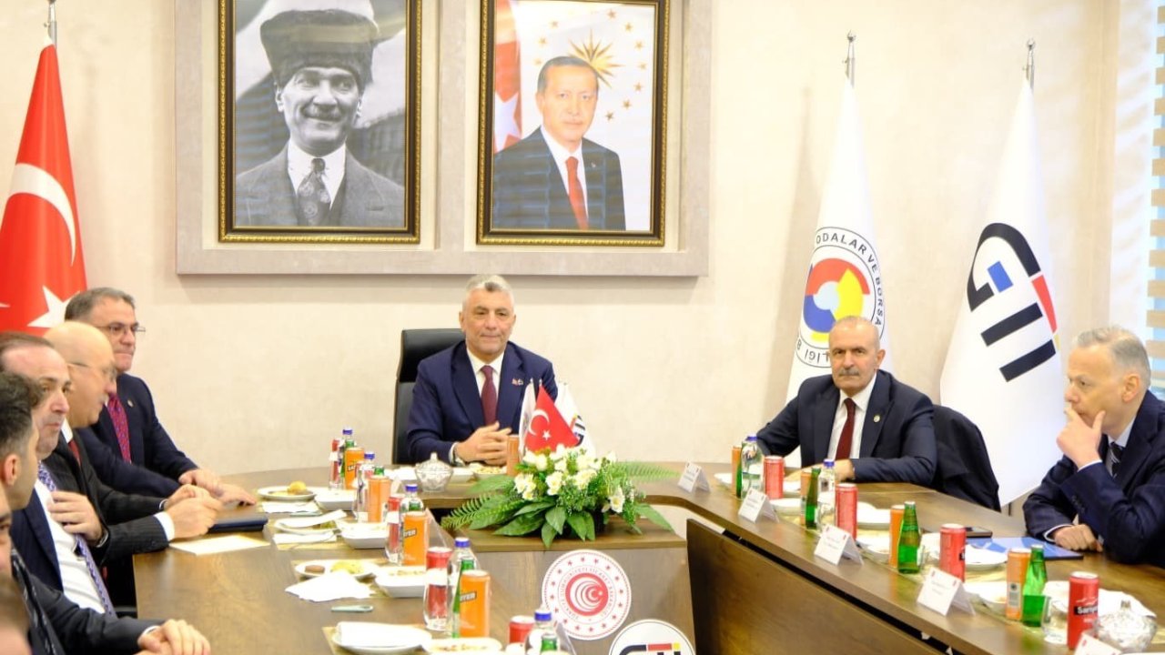 Bakan Bolat: "İran’a açılan kapılarda sorun yok"