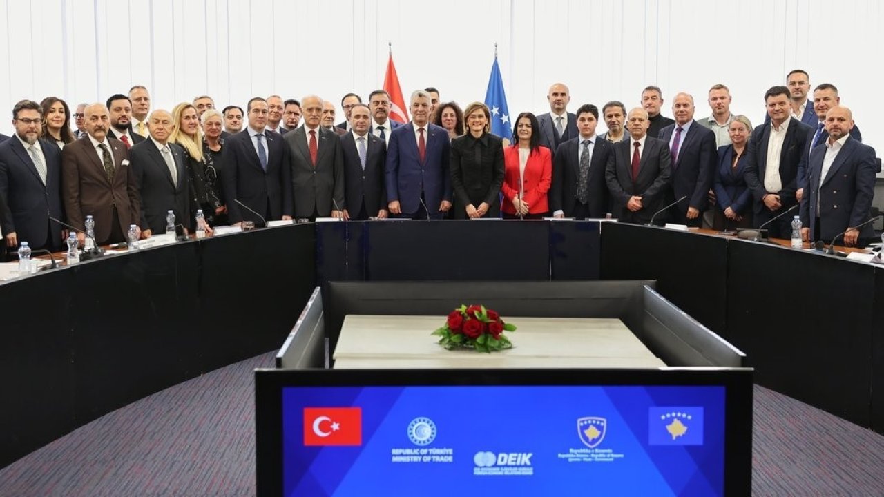 Bakan Bolat, Türk ve Kosovalı iş adamlarıyla bir araya geldi