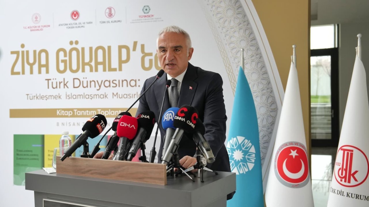 Bakan Ersoy: "Bir olduğumuzu unutturmak için tarihimize, kültürümüze saldırdılar"