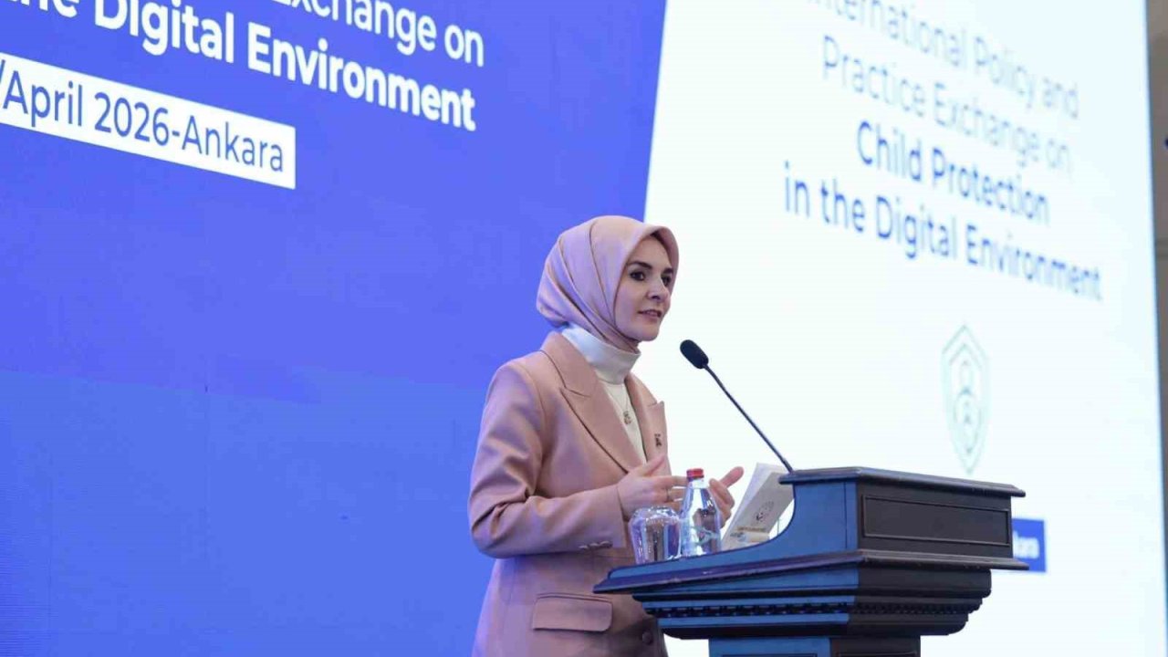 Bakan Göktaş: "Dijital ortamları hukuk, etik, eğitim ve sosyal politika boyutlarıyla birlikte ele almak zorundayız"