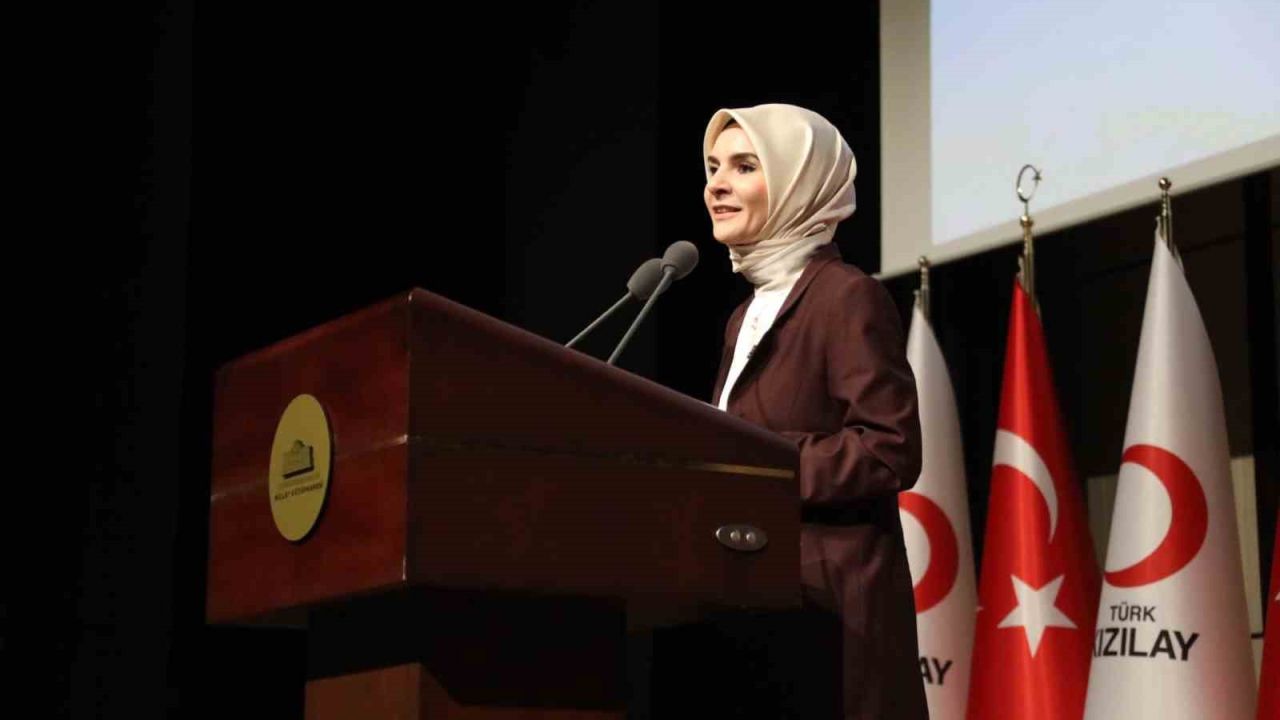 Bakan Göktaş: "Gençlerimizin geleceklerini sağlam adımlarla inşa etmelerini destekleyen bir anlayışla çalışıyoruz"