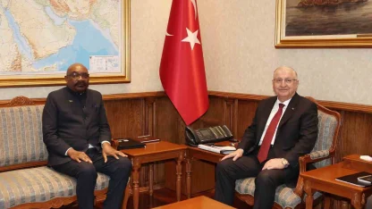 Bakan Güler, Zambiyalı mevkidaşı Lufuma ile bir araya geldi