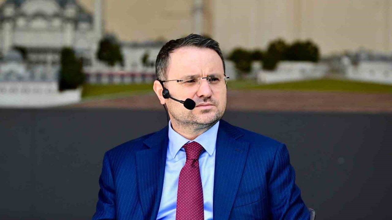 Bakan Gürlek Edirne’de gençlerle buluştu: "Adaleti hızlandırmak en büyük hedefimiz"